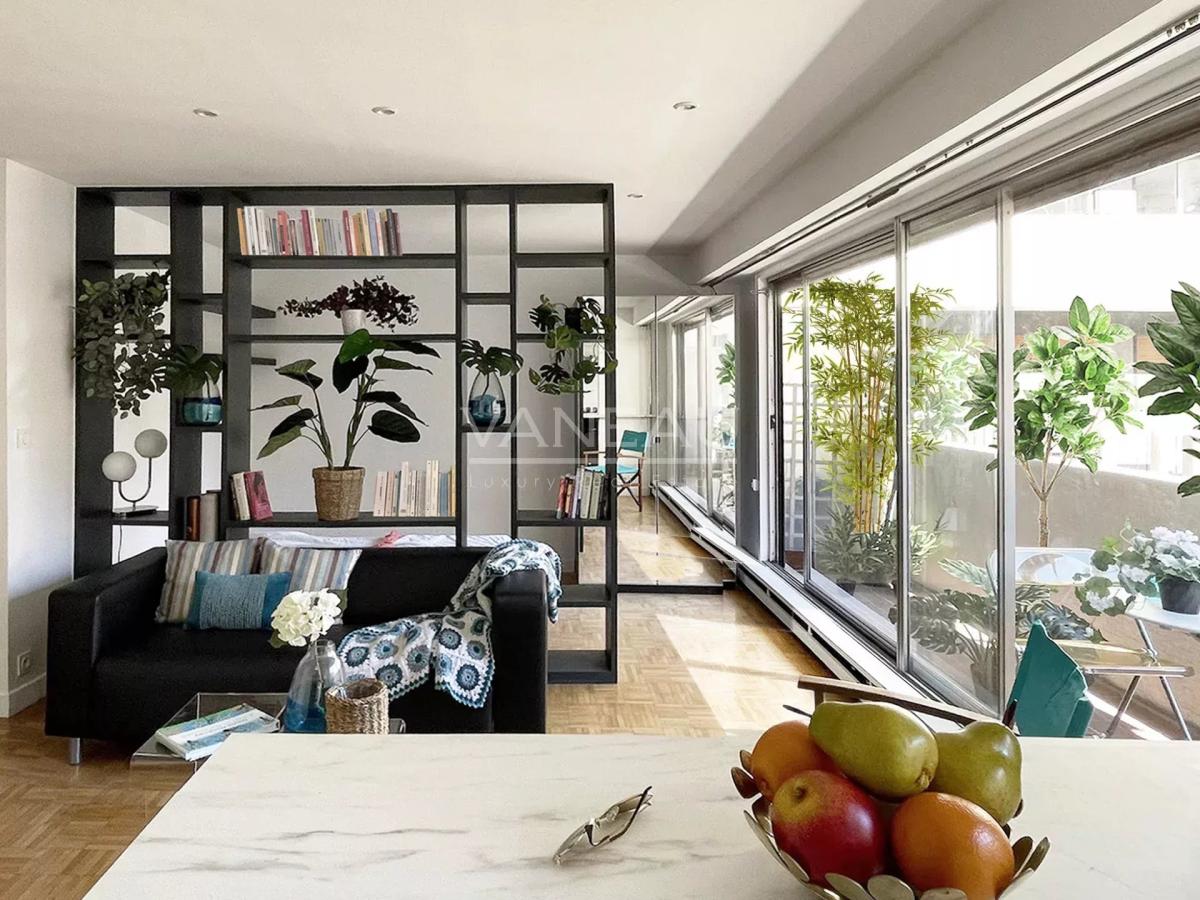 Charmant Studio de 31m2 avec grand  Balcon proche Métro Simplon