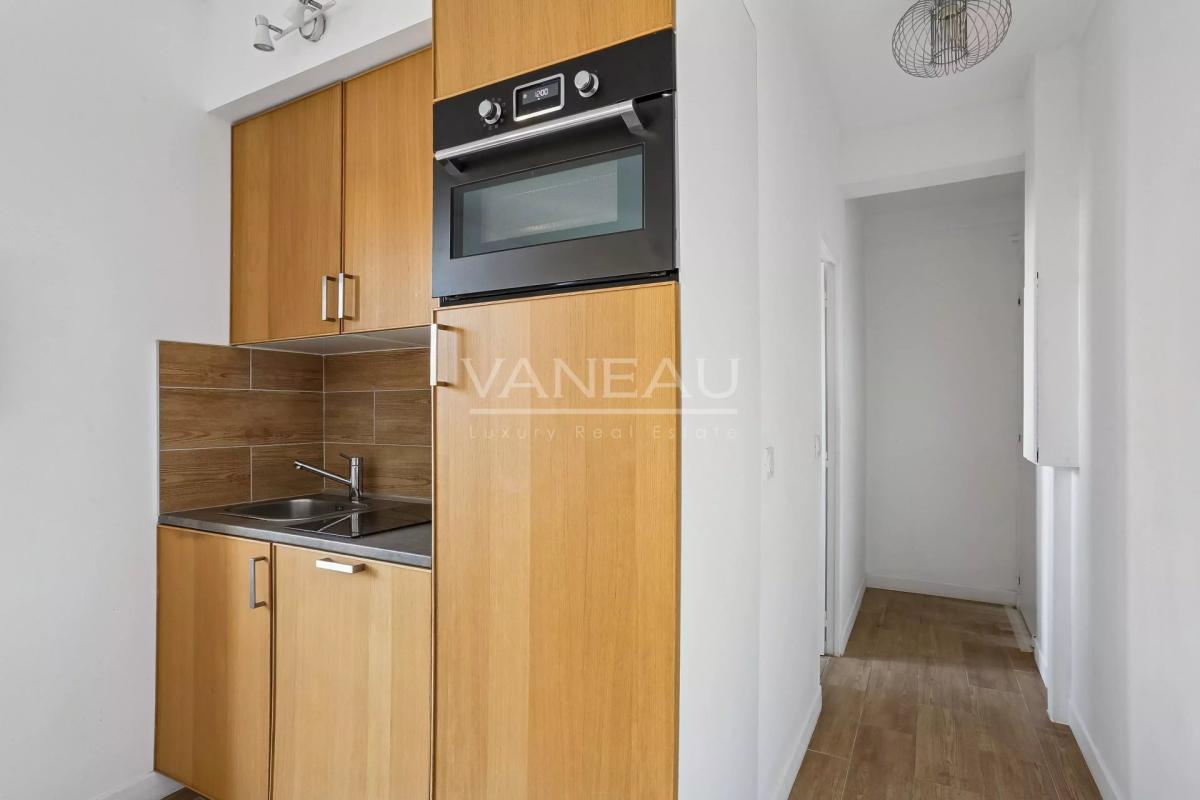 Neuilly- Maurice Barrés - Studio rénové et meublé