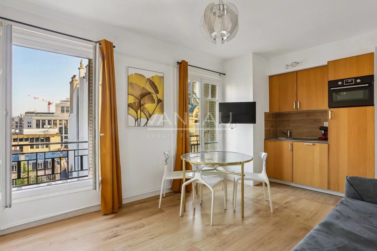 Neuilly- Maurice Barrés - Studio rénové et meublé