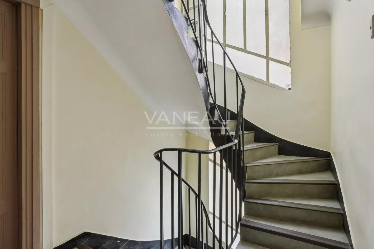 Neuilly- Maurice Barrés - Studio rénové et meublé