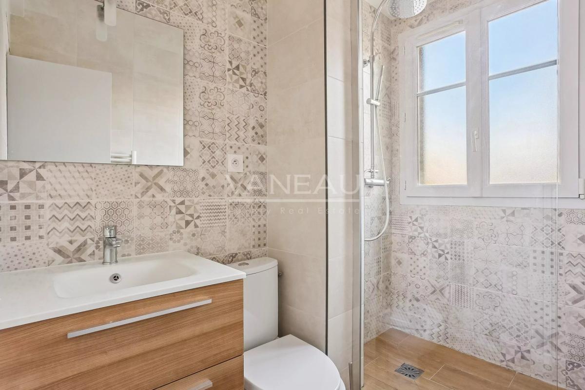 Neuilly- Maurice Barrés - Studio rénové et meublé