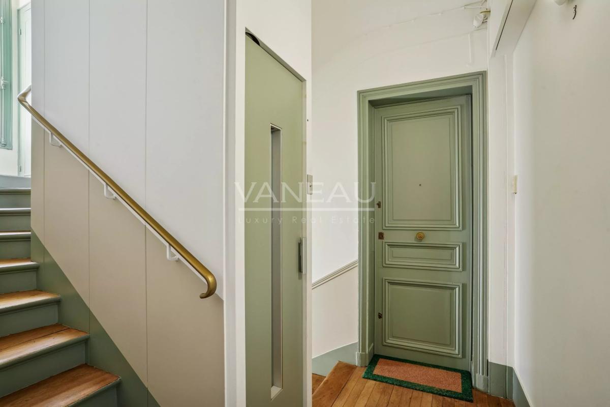 Exclusivité - Paris VIIe - Invalides Tour Maubourg