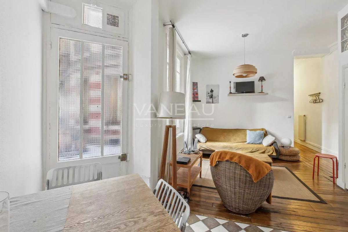 PARIS XIIe - Aligre / Gare de Lyon - Deux pièces calme beaux vol