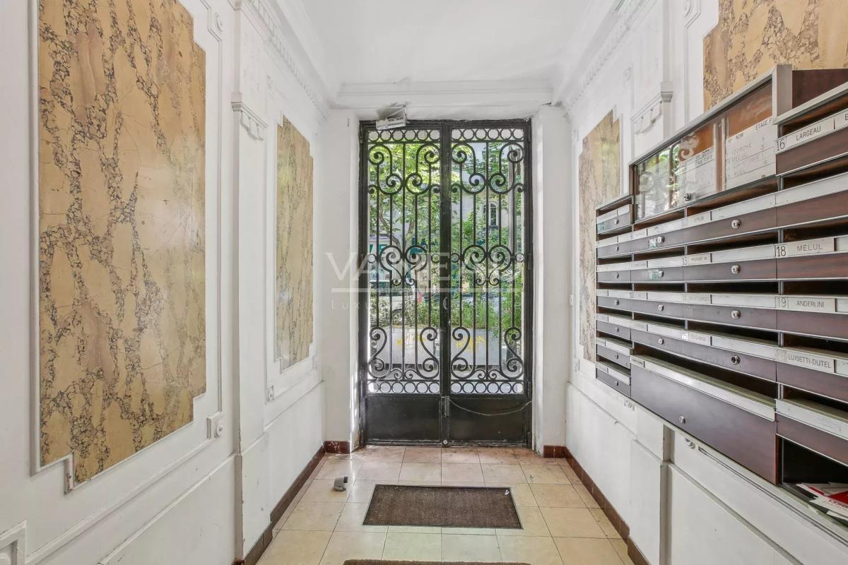 PARIS XIIe - Aligre / Gare de Lyon - Deux pièces calme beaux vol