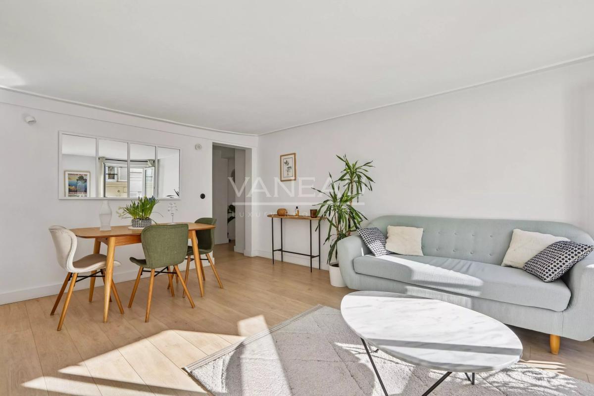 Proche Bon Marché – Appartement Deux Chambres