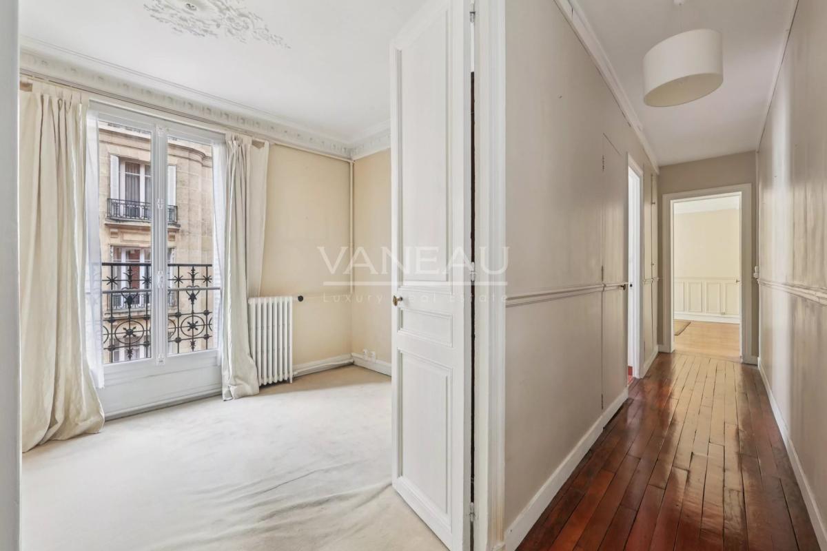 Paris XVe - Sèvres Lecourbe : Appartement trois pièces en étage 