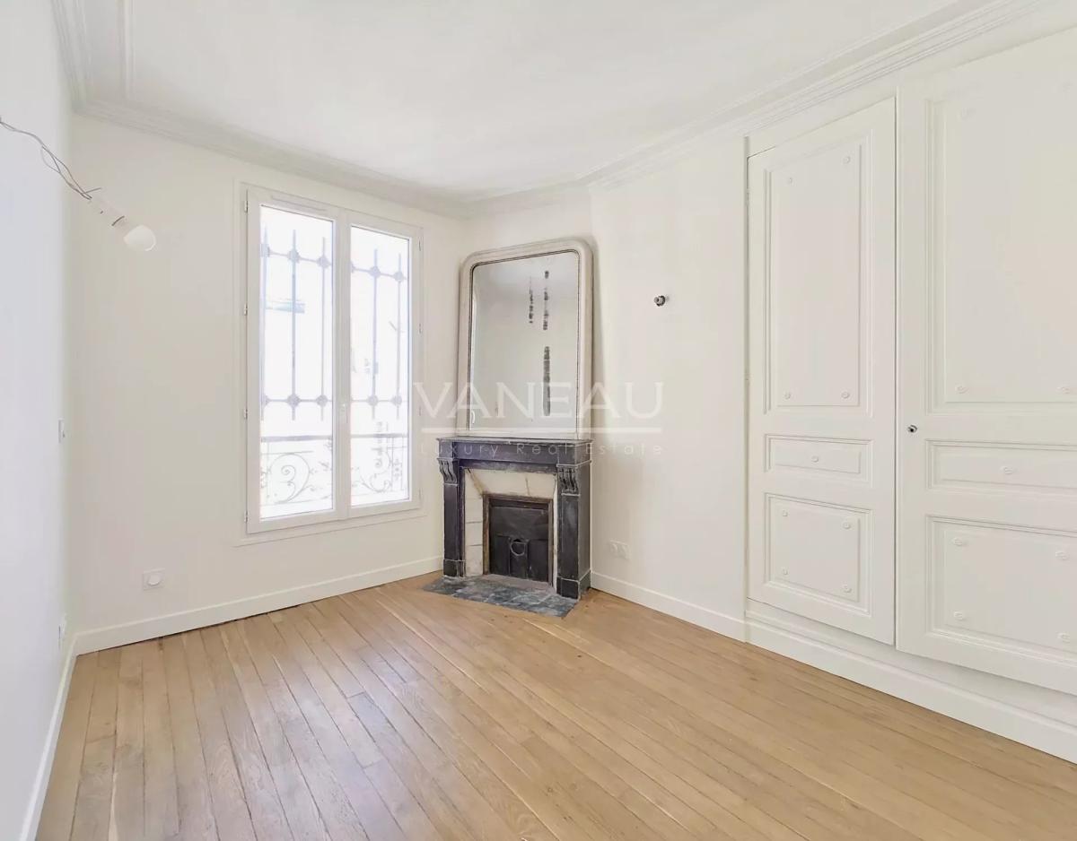 Paris IIe - Montorgueil - Appartement dernier étage avec terrass