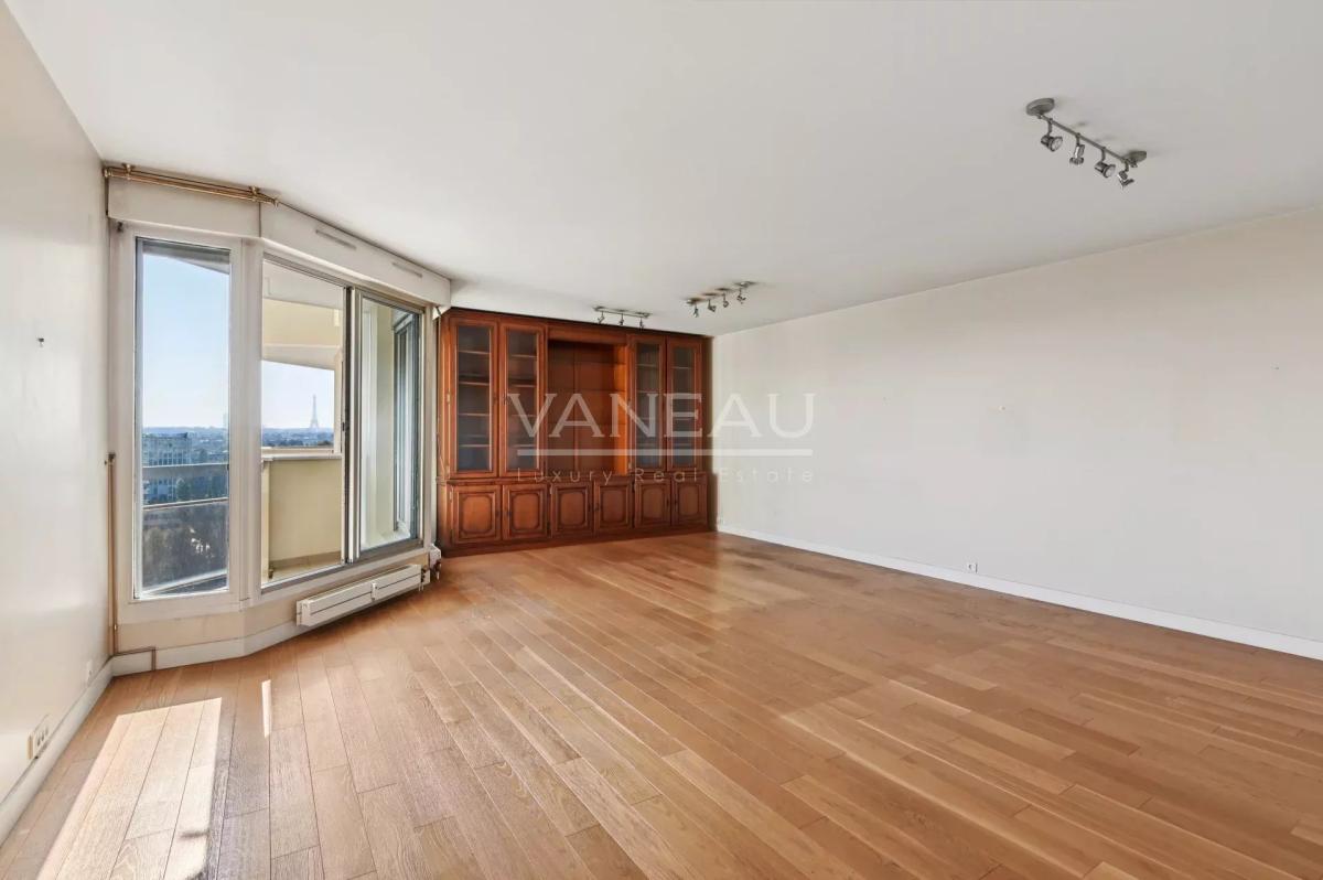 Courbevoie / Front de Seine / vue Tour Eiffel