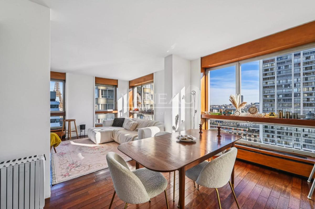 Paris XV - Quai de Grenelle–  Appartement Familial avec vue Tour