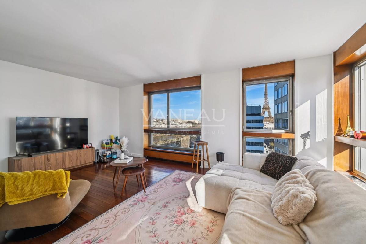 Paris XV - Quai de Grenelle–  Appartement Familial avec vue Tour