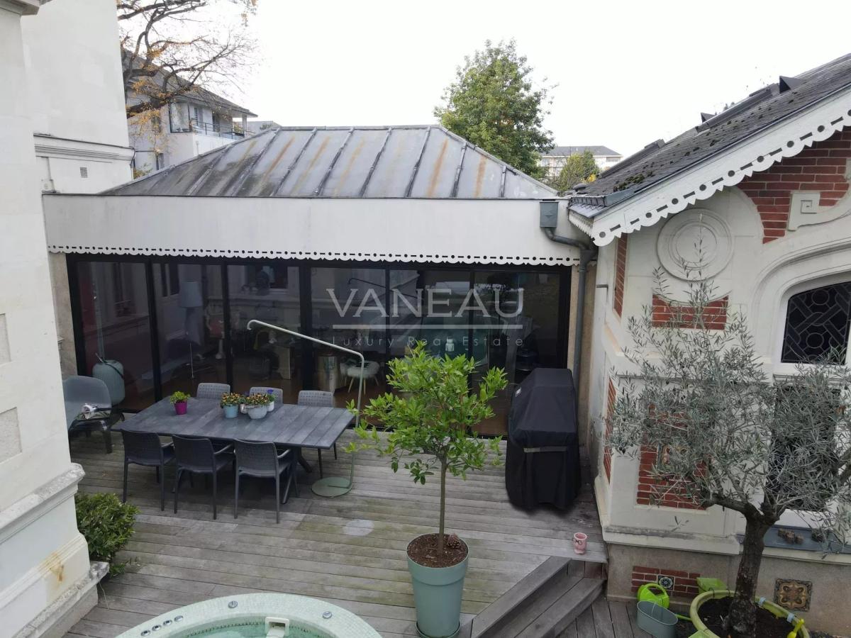 Somptueux Manoir rénové au coeur d' Angers avec piscine