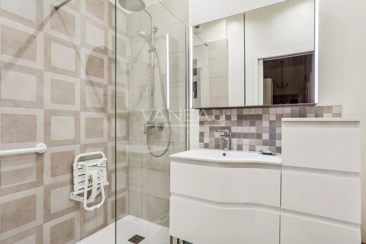 Deux pièces avec terrasse-jardin au calme