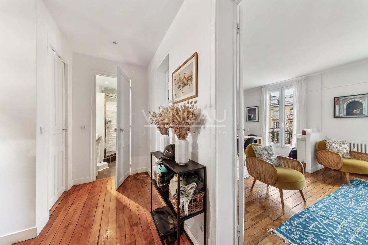 Boulogne Reine-Victor-Hugo– Duplex trois pièces en dernier étage