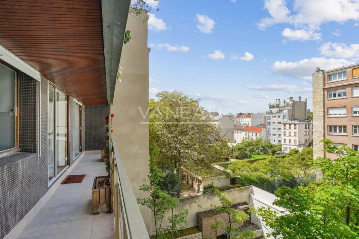 Paris XVe - Volontaires-Blomet - Appartement trois pièces avec b