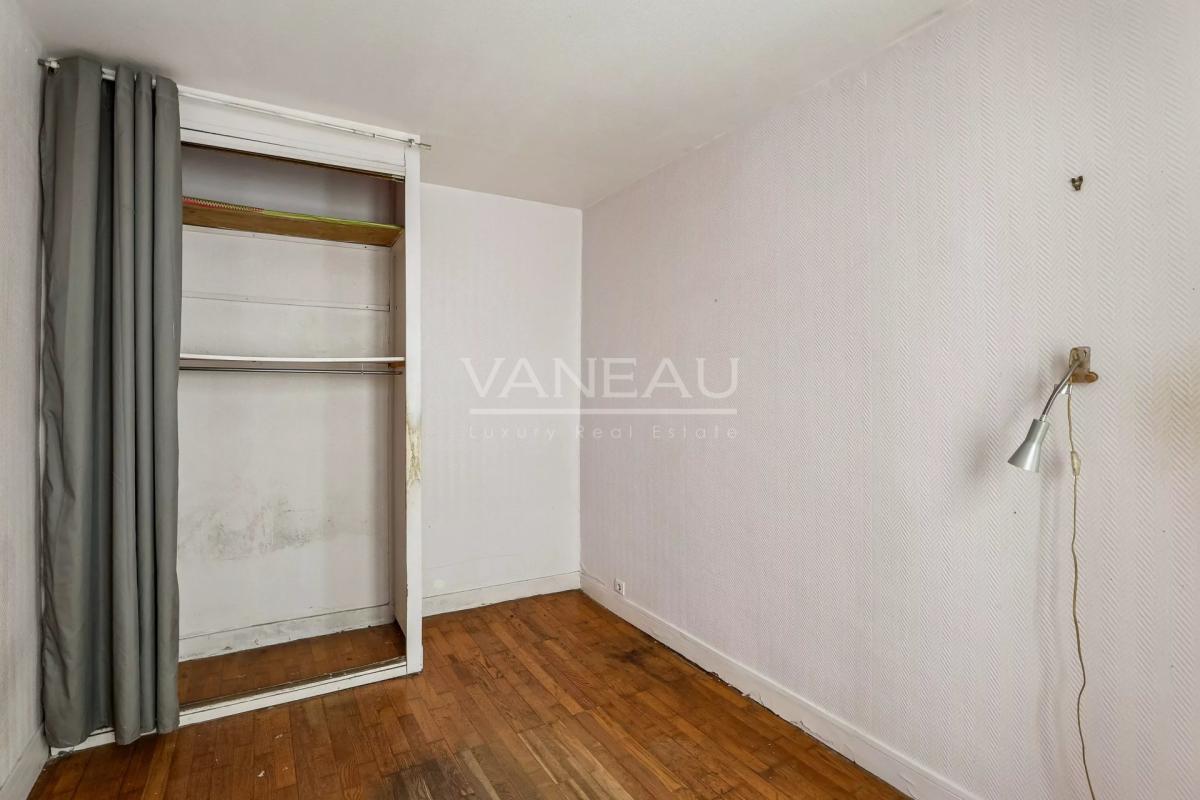 Paris XVIIème – Épinettes – 2 pièces à rénover avec cave – Fort 