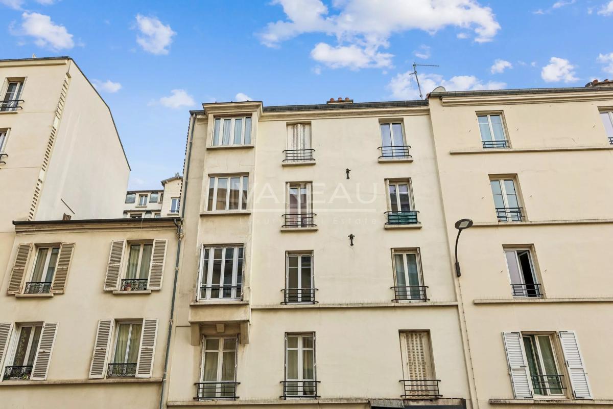 Paris XVIIème – Épinettes – 2 pièces à rénover avec cave – Fort 