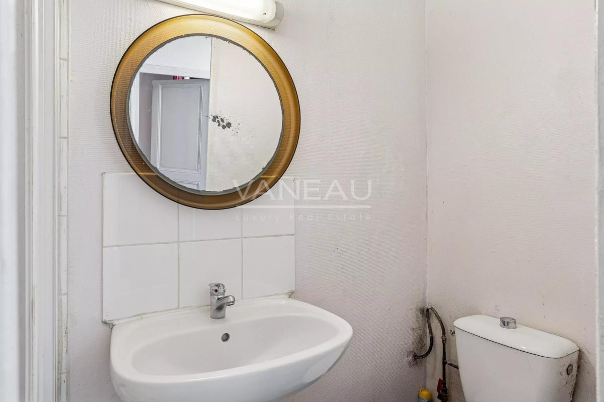 Paris XVIIème – Épinettes – 2 pièces à rénover avec cave – Fort 