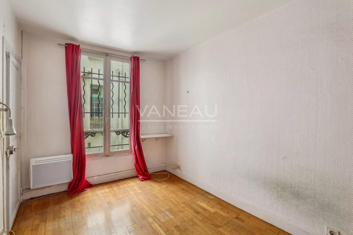 Paris XVIIème – Épinettes – 2 pièces à rénover avec cave – Fort 