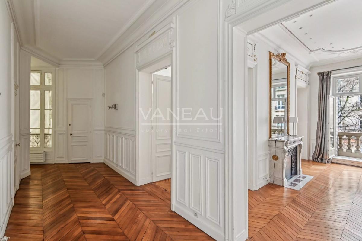 Paris  XVI  - Jasmin - Appartement familial et de réception - Qu