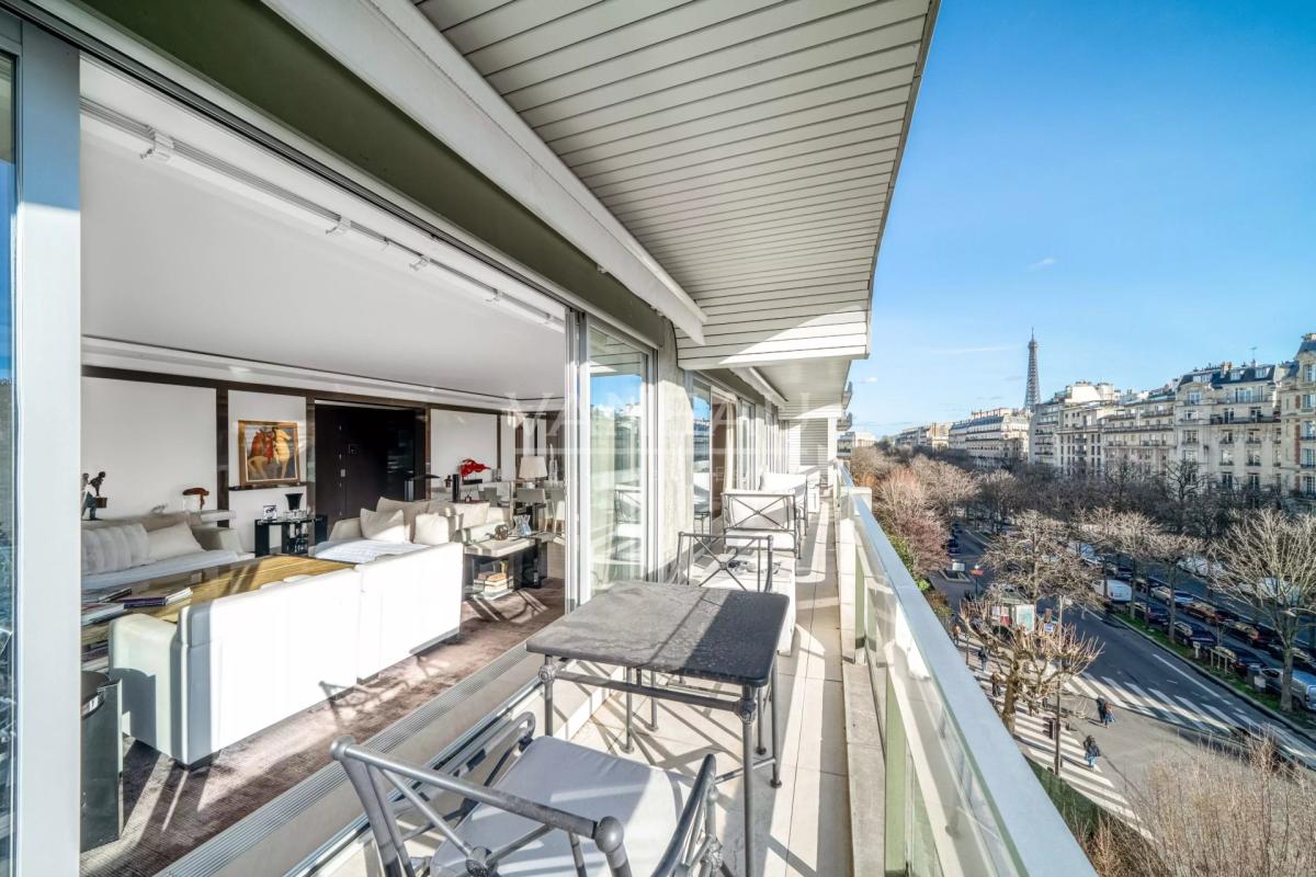 Paris XVIe - Henri Martin - Terrasse vue Tour Eiffel