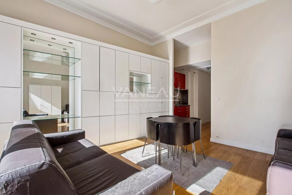 PARIS VIIIe - Champs-Elysées / Boétie