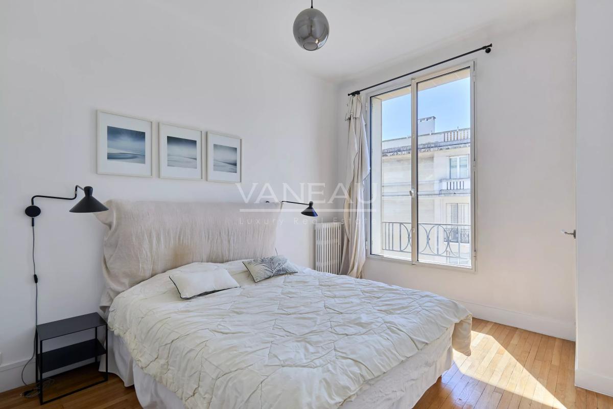 Paris XVIème - Appartement  rénové - Art déco