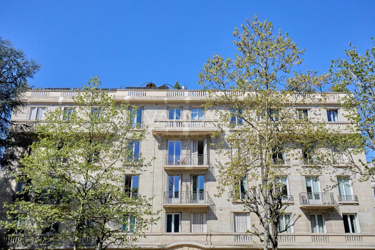 Paris XVIème - Appartement  rénové - Art déco