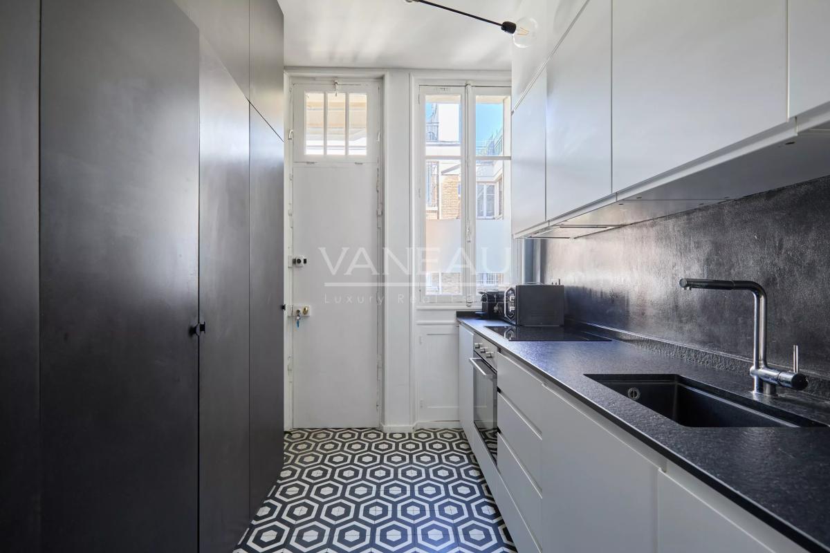 Paris XVIème - Appartement  rénové - Art déco
