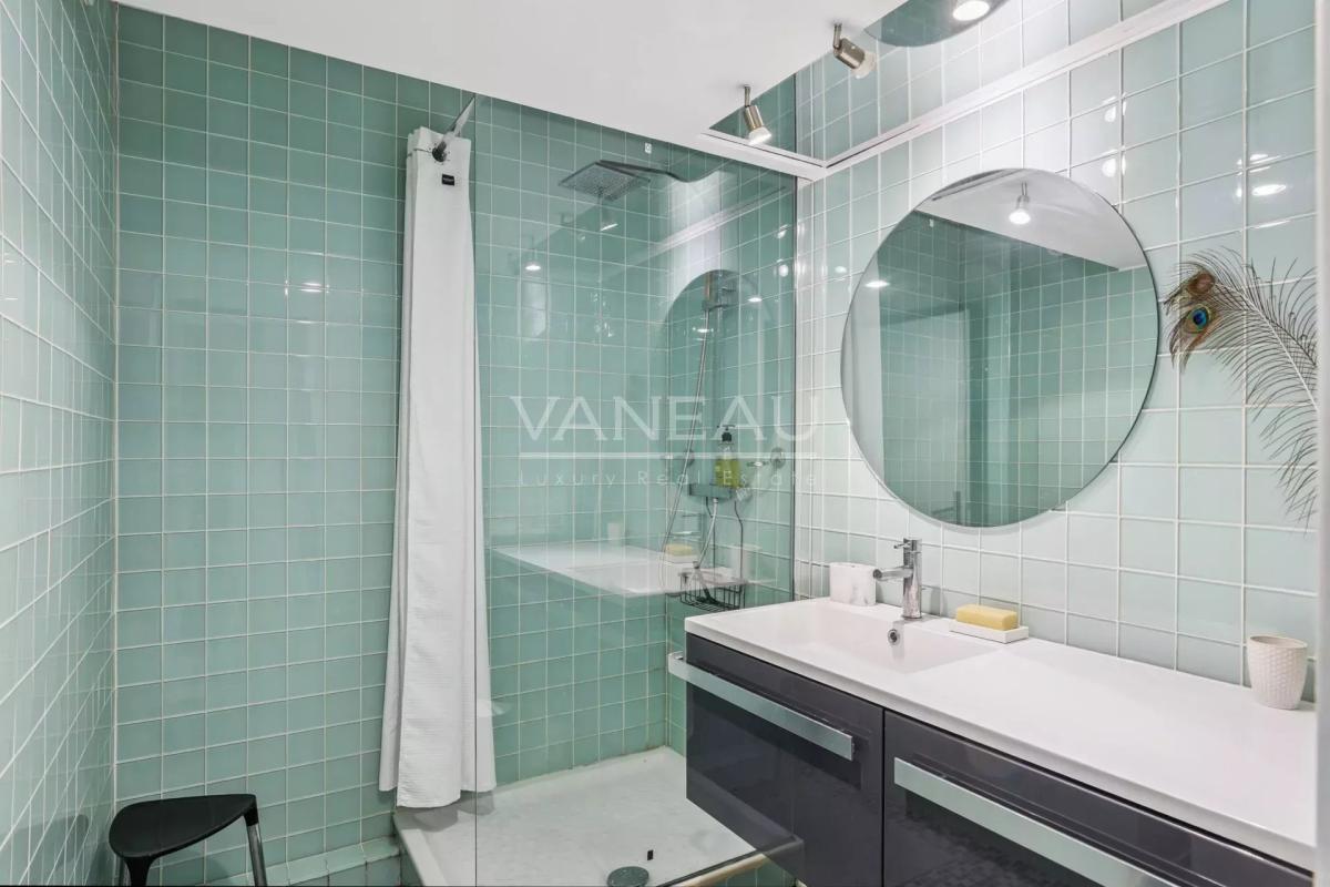 XV ème Javel RERC  - Studio lumineux avec loggia. Sans vis-à-vis