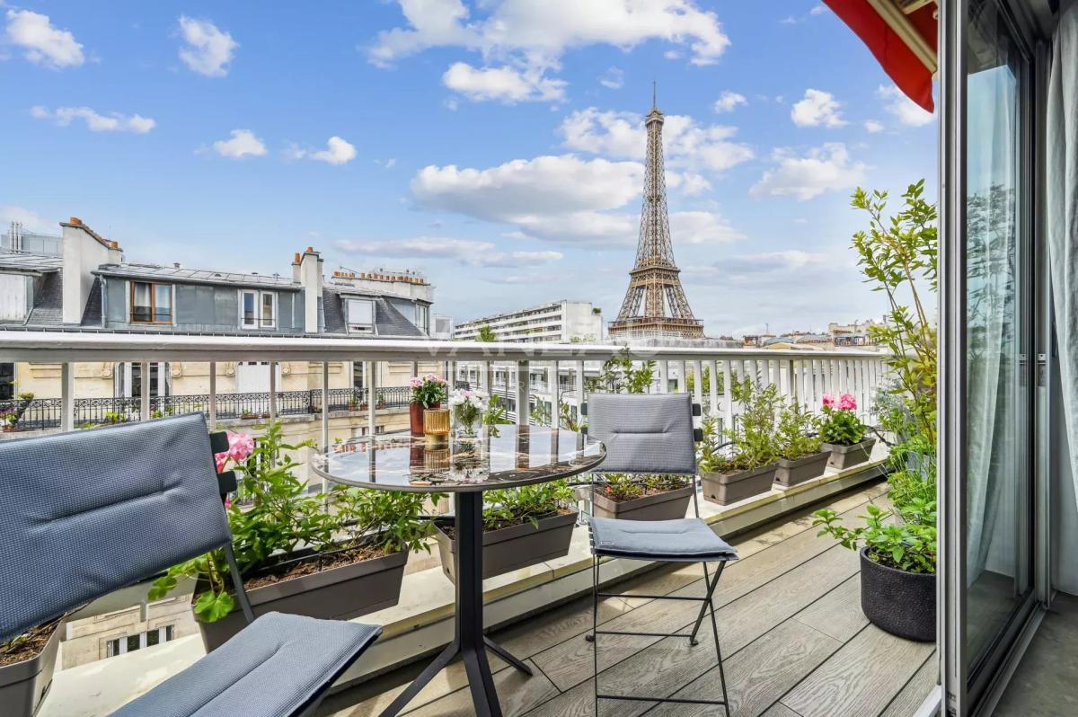 Appartement d'exception avec vue imprenable sur la Tour Eiffel -