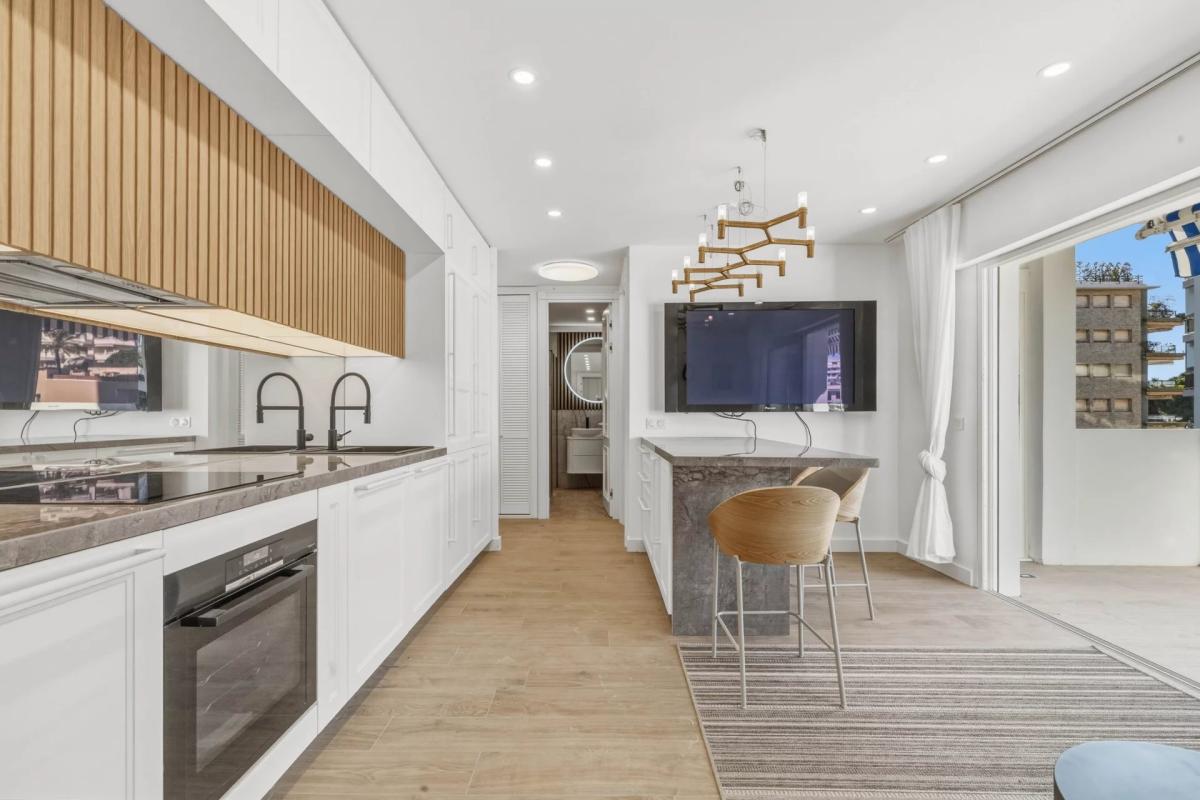 Appartement 3 pièces entièrement rénové à vendre - Cannes Palm B