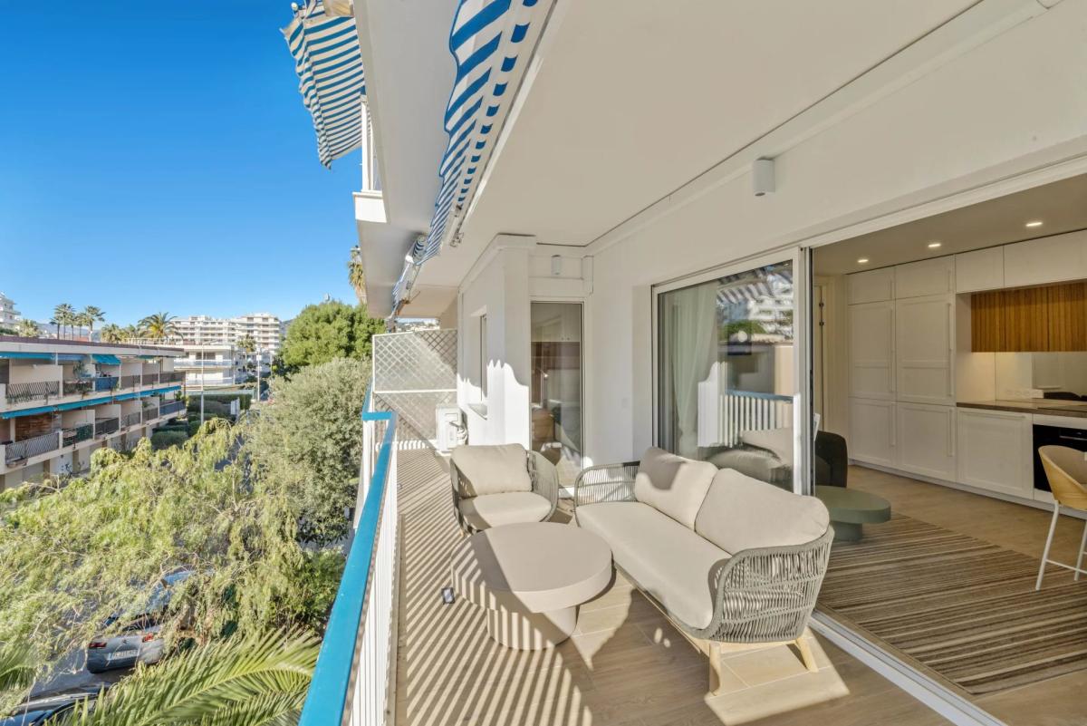 Appartement 3 pièces entièrement rénové à vendre - Cannes Palm B