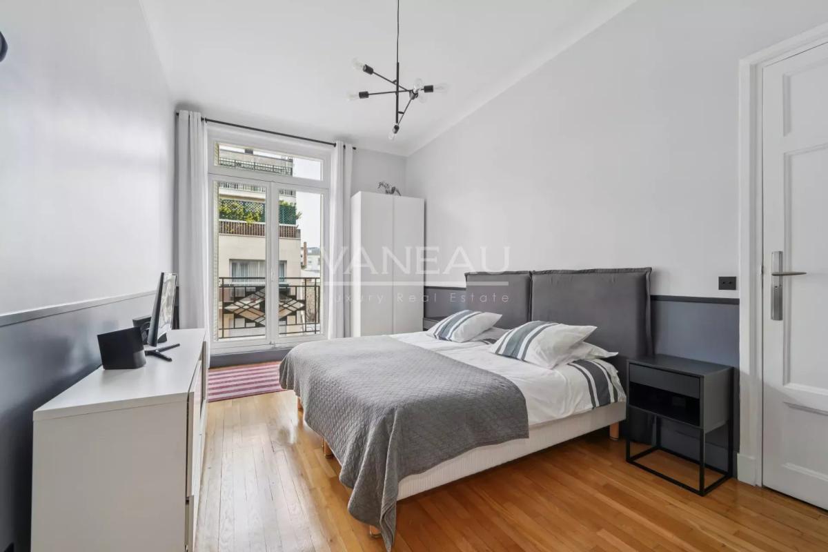 Paris XVIe - Muette - Appartement cinq chambres rénové.