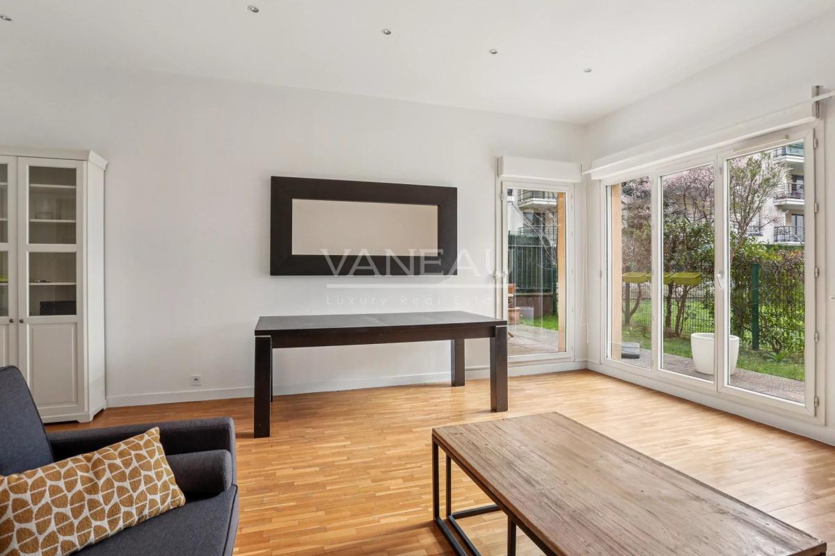 RARE – APPARTEMENT FAMILIAL MEUBLÉ – JARDIN PRIVATIF 80 m² – PLE