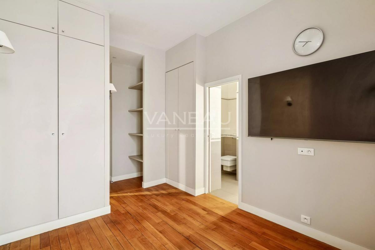 APPARTEMENT NON MEUBLÉ – PARIS 8ème – QUARTIER CHAMPS-ÉLYSÉES / 