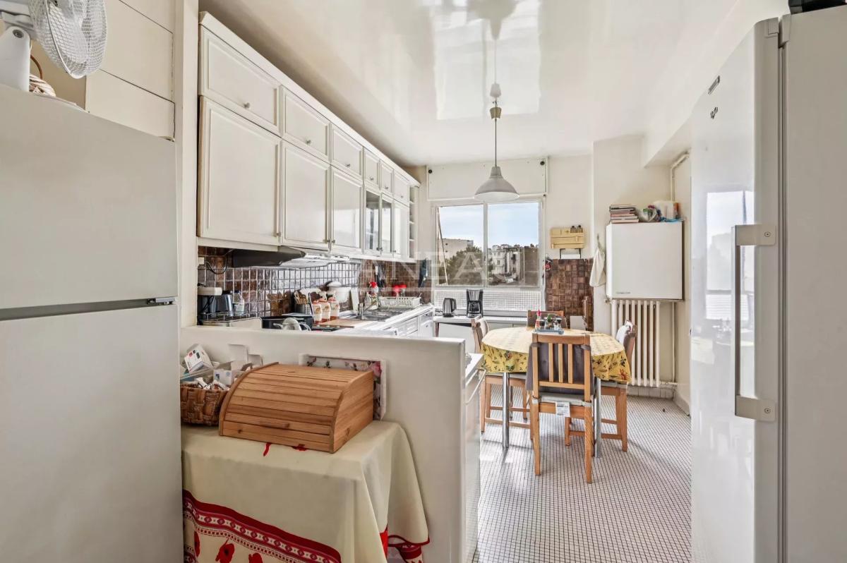 PARIS XVIe - DAUPHINE - Appartement familial en étage élevé - Vu