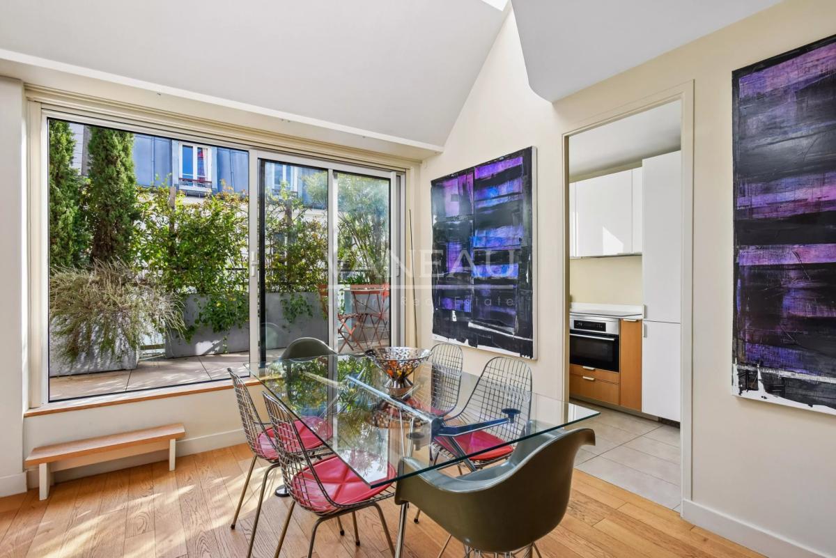 Duplex avec terrasse arborée - Paris VII