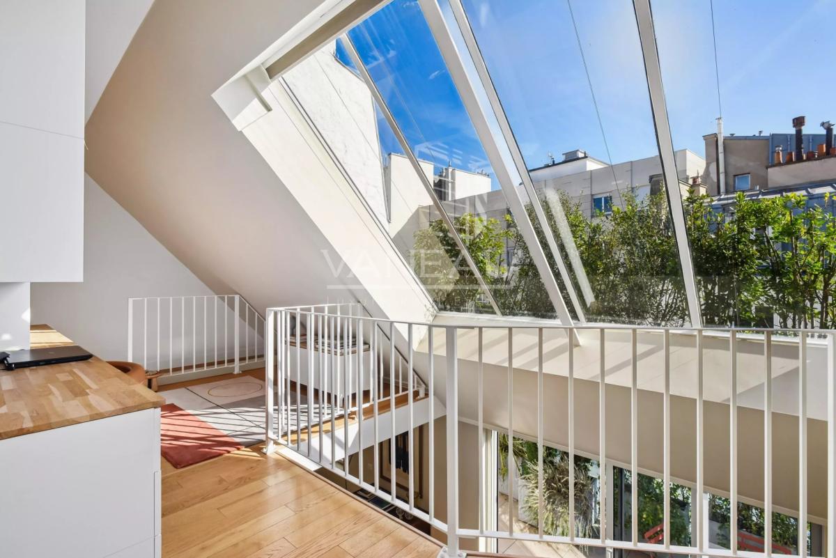 Duplex avec terrasse arborée - Paris VII