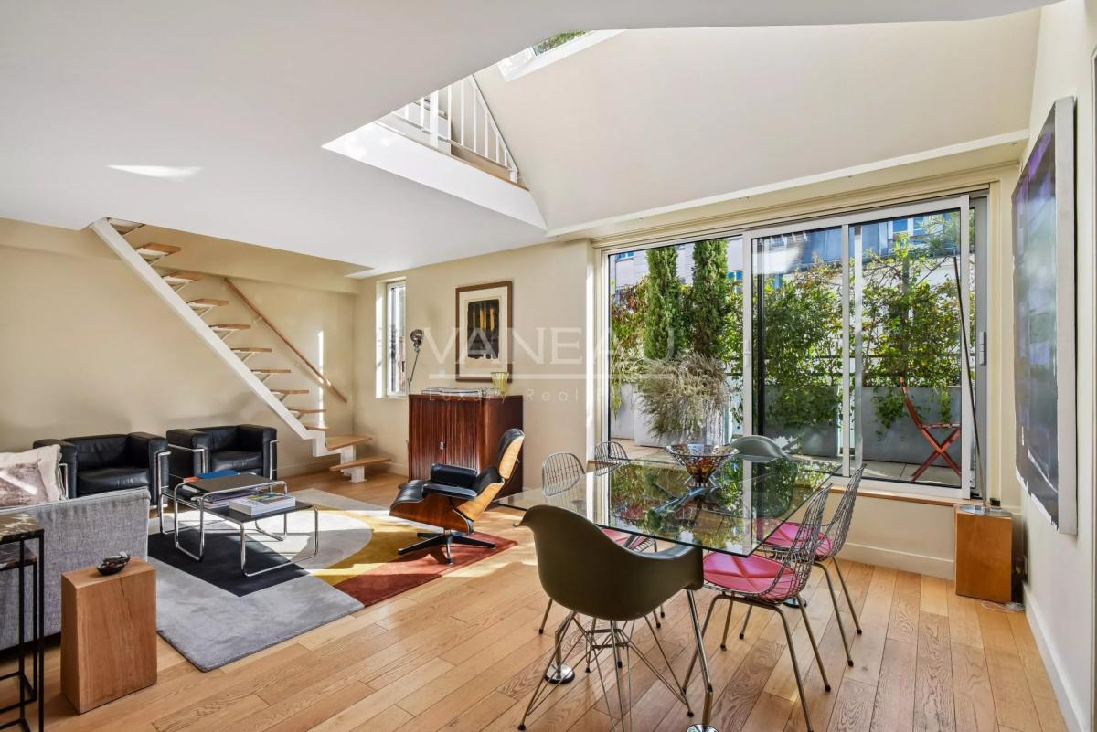 Duplex avec terrasse arborée - Paris VII