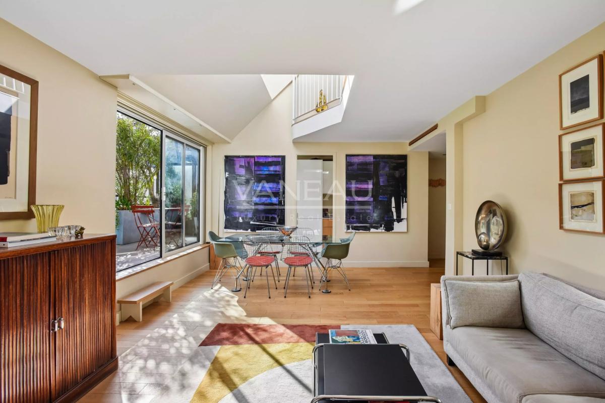 Duplex avec terrasse arborée - Paris VII