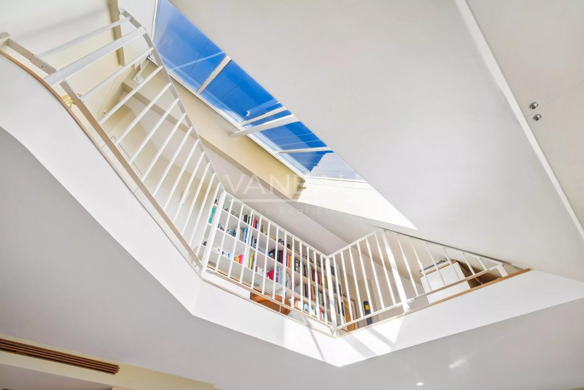 Duplex avec terrasse arborée - Paris VII