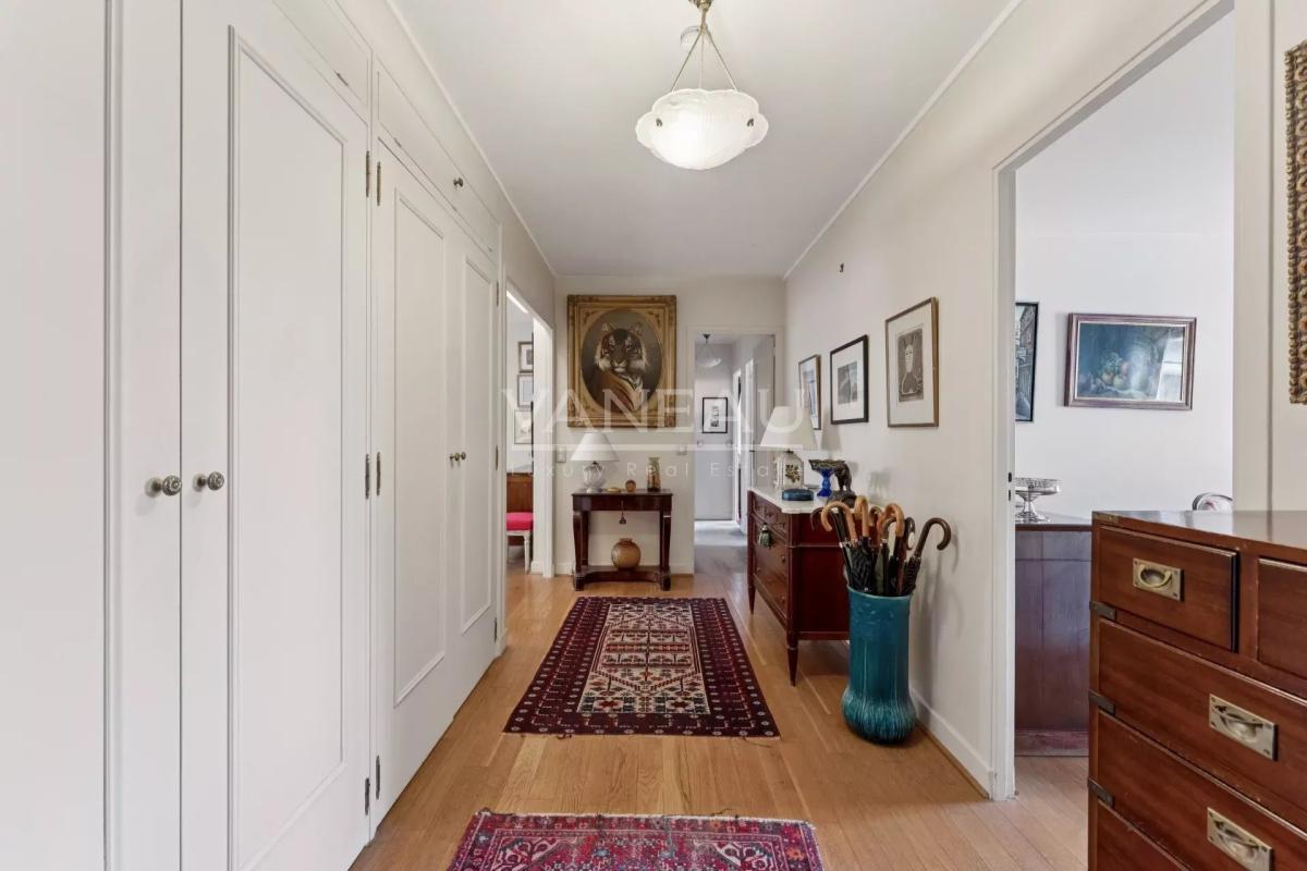 VENTE NUE-PROPRIETE - Mairie de Neuilly - Appartement cinq pièce