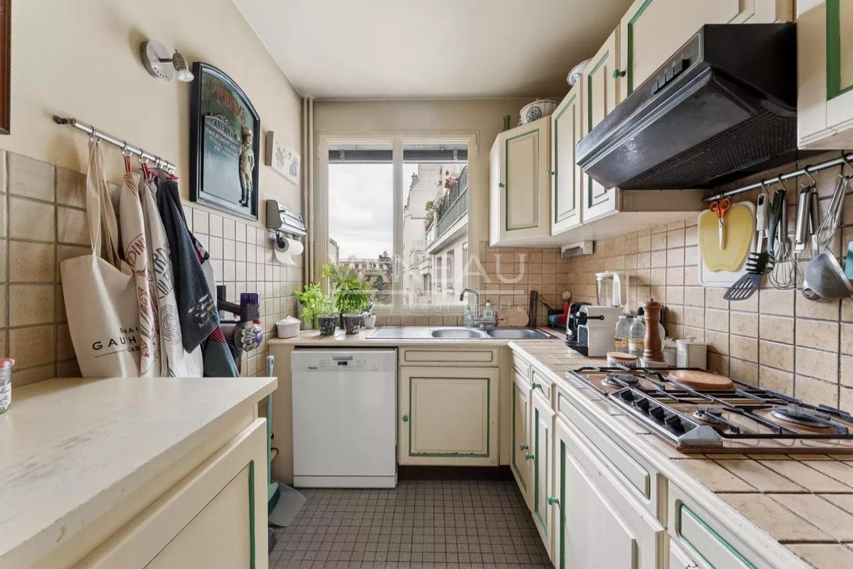 VENTE NUE-PROPRIETE - Mairie de Neuilly - Appartement cinq pièce