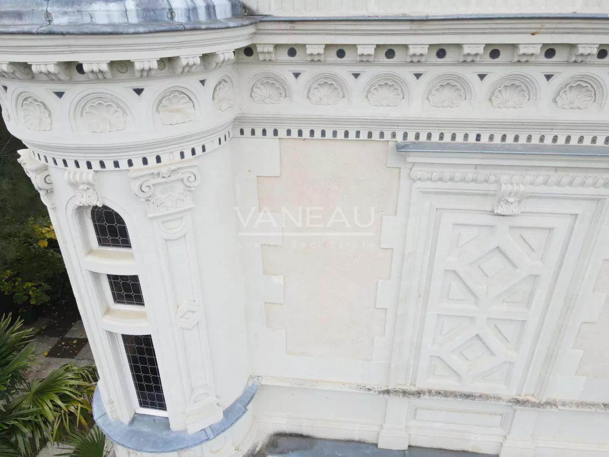 Somptueux Manoir rénové au coeur d' Angers avec piscine