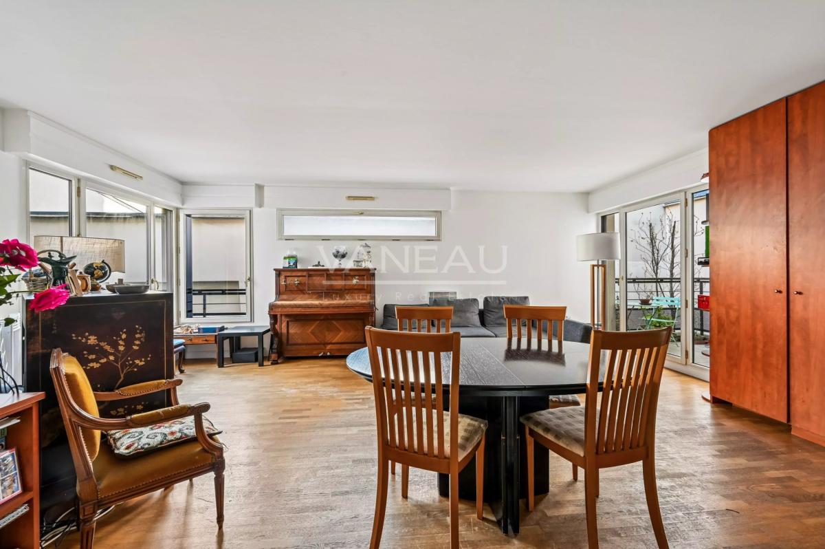 PARIS XVe - Commerce : Appartement familial avec balcon au calme