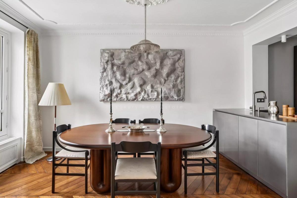 PARIS VII - 2 pièces - Invalides