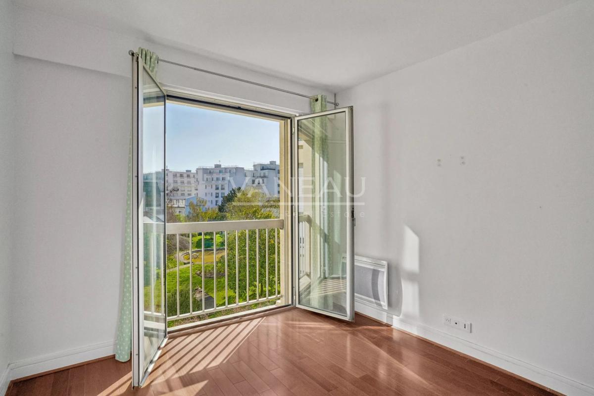 Paris XIIIe Saint-Jacques - Bel appartement trois pièces dans ré