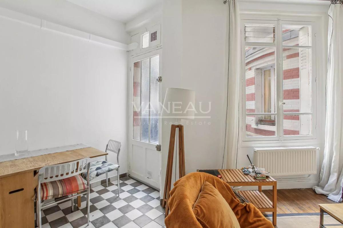 PARIS XIIe - Aligre / Gare de Lyon - Deux pièces calme beaux vol