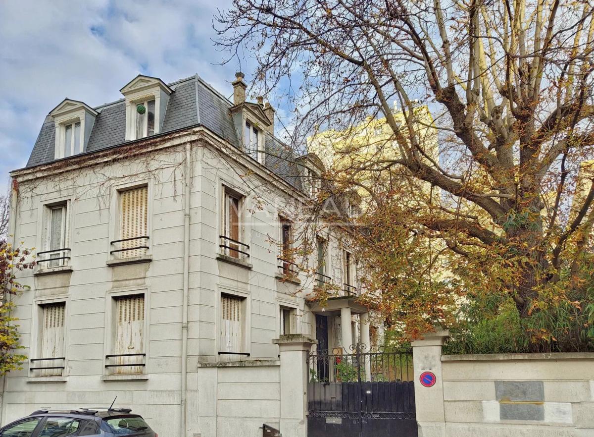 Paris XIIe - Bel-Air - Hôtel particulier avec jardin de 280 m2