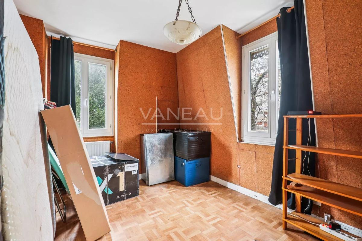 Paris XIIe - Bel-Air - Hôtel particulier avec jardin de 280 m2